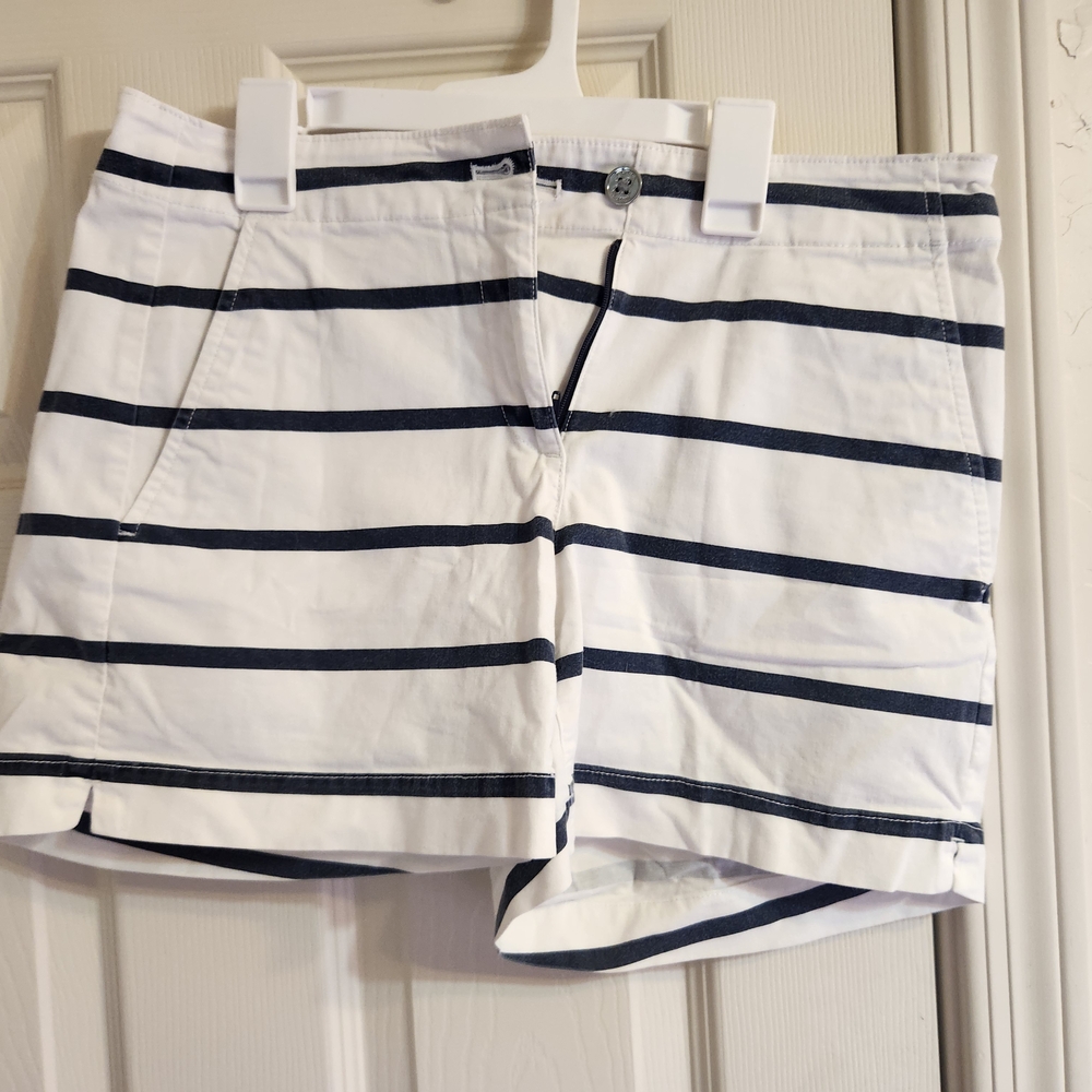 Nautica Womens Size 4 White and Navy Shorts